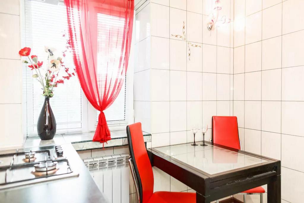 Apartment On Nezalezhnoy Ukrаiny Near Intourist Hotel Zaporizhia Eksteriør bilde
